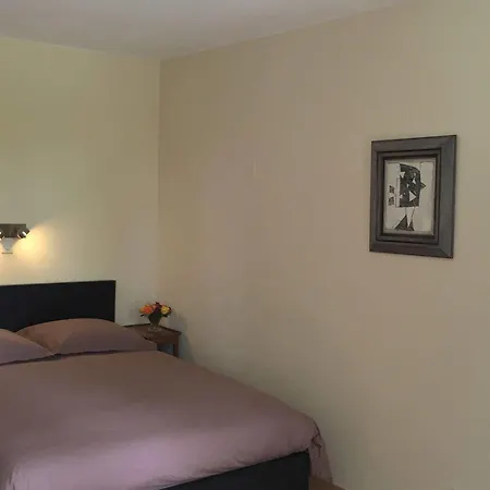 Bed & Breakfast Domaine De Pradaous Reillanne